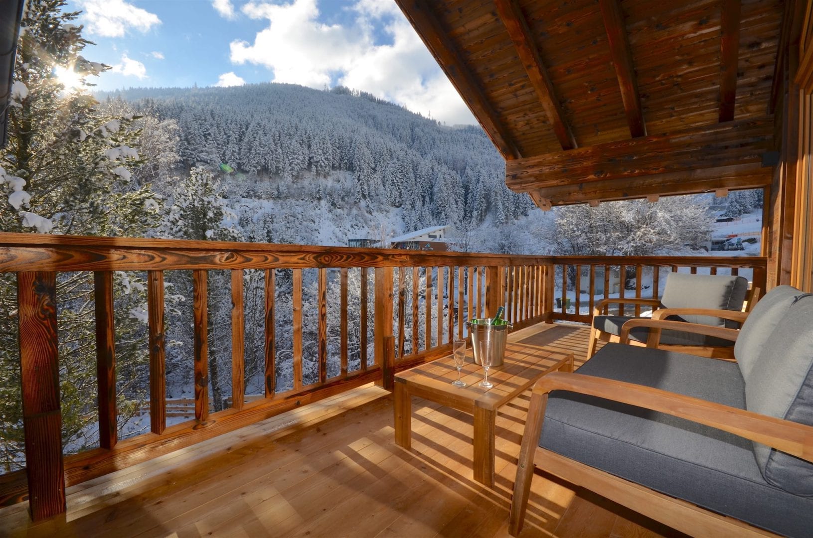 kigo chalet schmitten superior chalet mit whirpool im winter 50m neben bergbahn direkt an abfahrt 9354632 on Ride and Smile